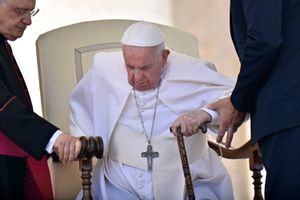 El papa Francesc deixa la porta oberta a la seva renúncia i diu que no seria una catàstrofe