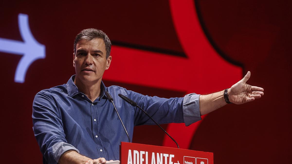 Sánchez defiende los pactos para "sacar adelante derechos" y acusa al PP de pactar con Vox para "recortar libertades"