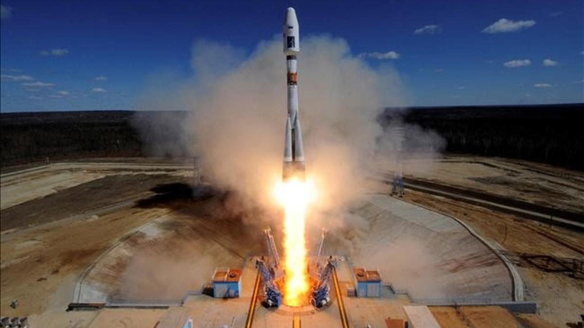 Rusia lanza al segundo intento el primer cohete desde su nuevo cosmódromo. Soyuz 2