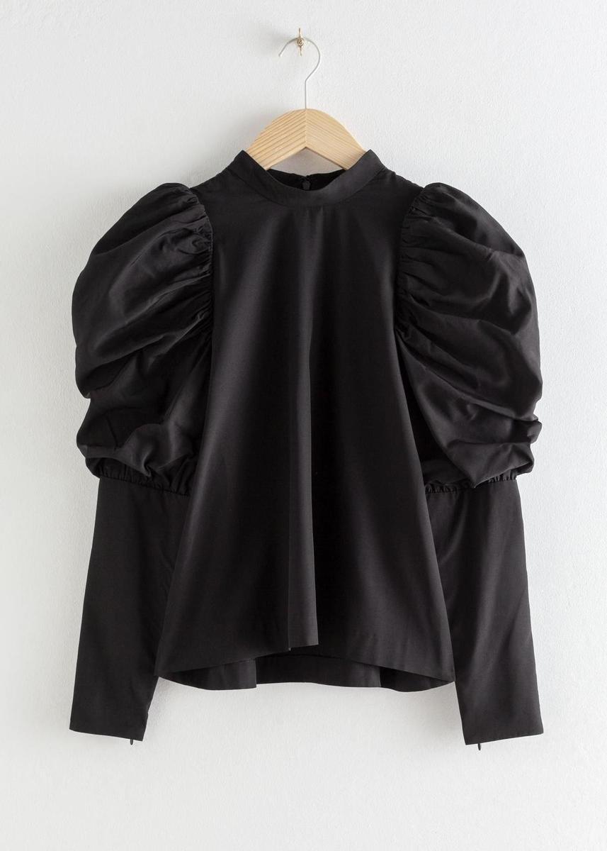 Blusa fruncida de &amp; Other Stories (Precio: 49 euros)