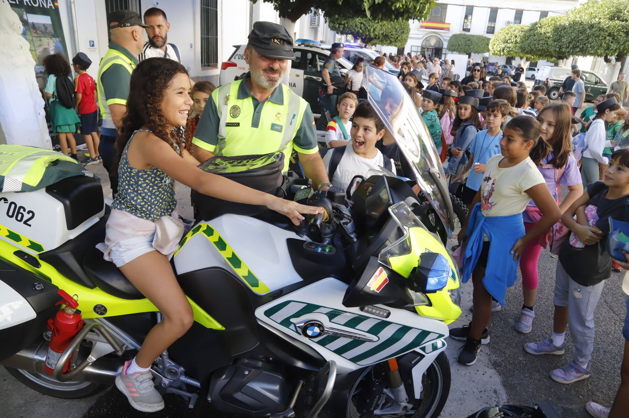 La Jornada de puertas abiertas de la Guardia Civil de Córdoba, en imágenes