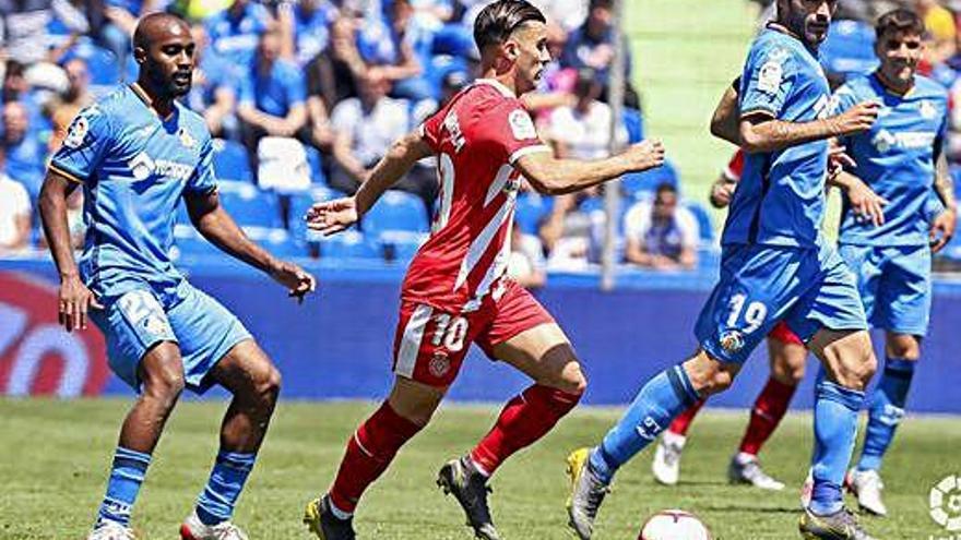 Borja García, en acció durant el Getafe-Girona d&#039;ahir.