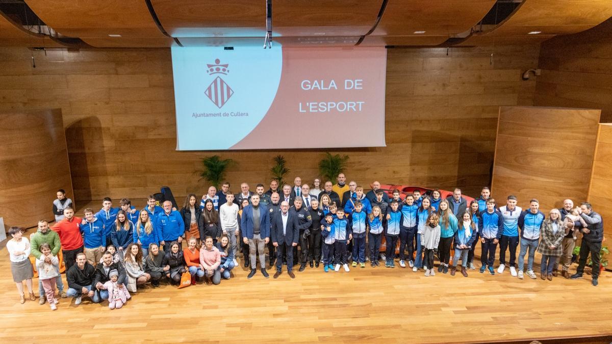 La gala deportiva de Cullera distinguió a decenas de personas y clubes.