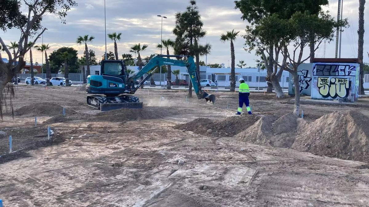 Agamed inicia la construcción del tercer parque inundable de Torrevieja en la avenida de las Cortes Valencianas