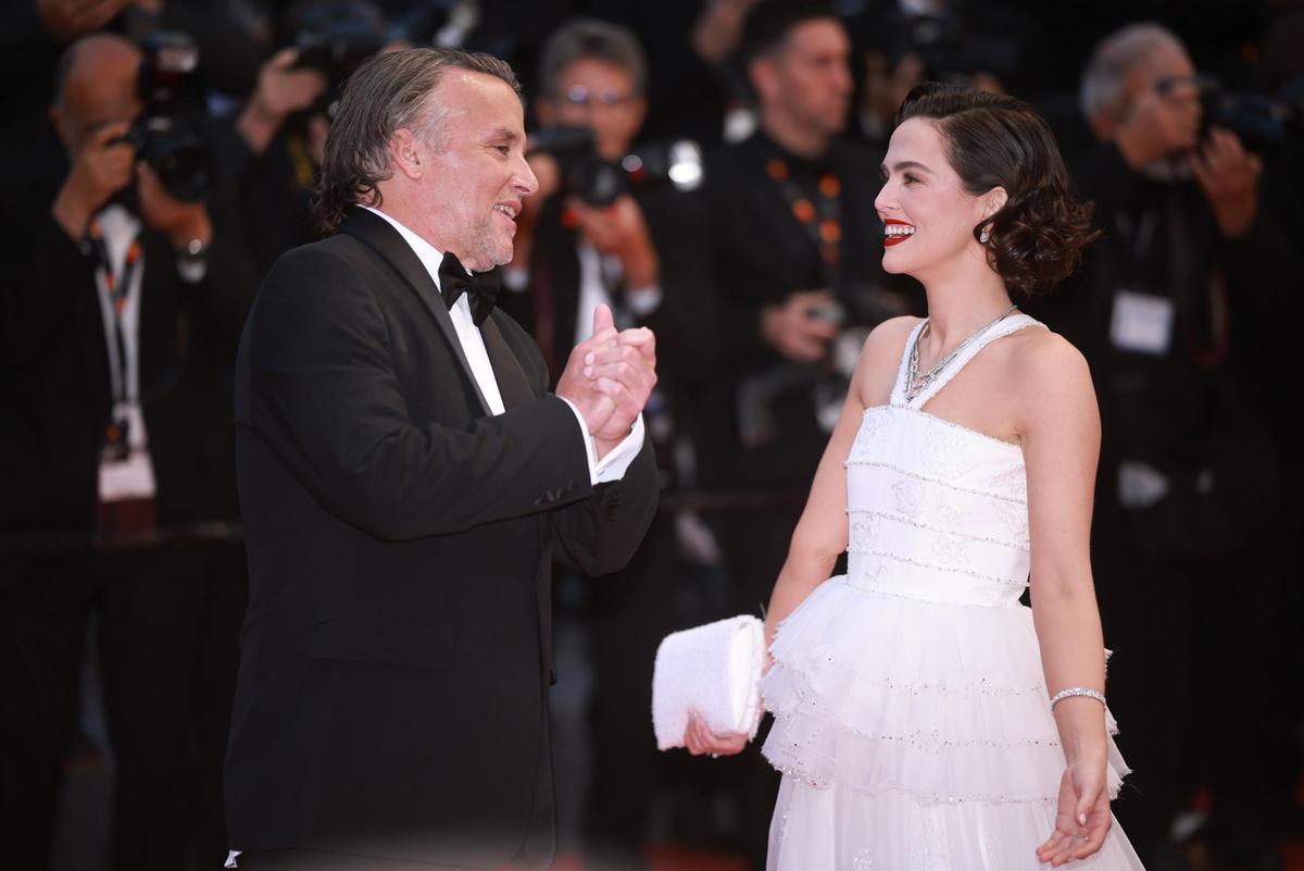 Richard Linklater y Zoey Deutch en el Festival de Cannes.