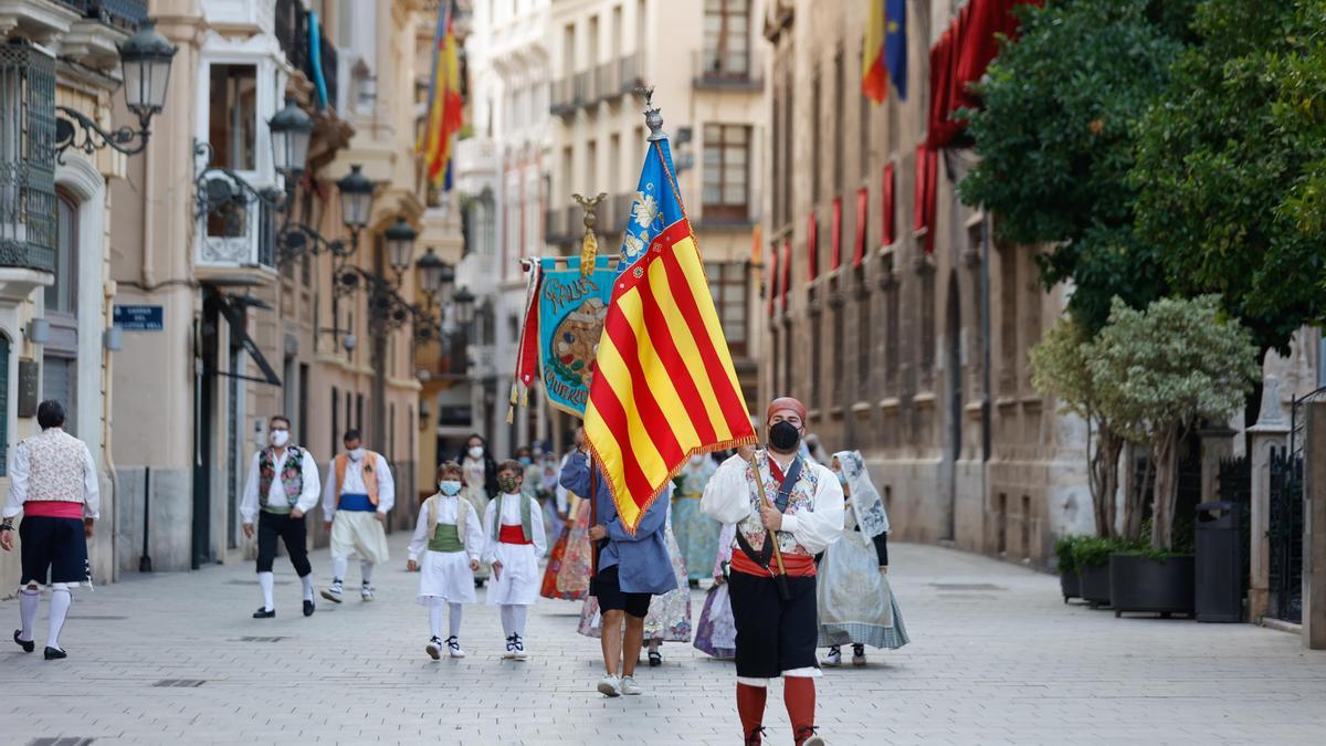 Búscate en el segundo día de Ofrenda por la calle Caballeros (entre las 18.00 y las 19.00 horas)