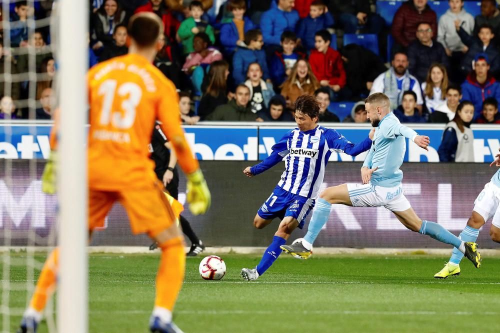 El Alavés - Celta, en imágenes. // EFE | David Aguilar