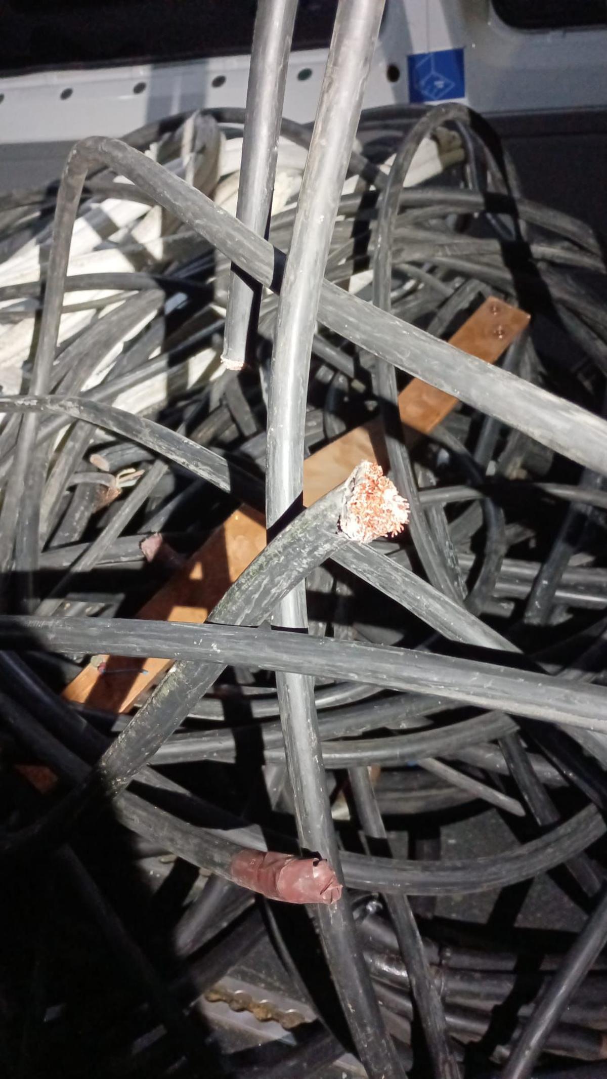 Part del material de coure que va ser loclitzat a l'interior de la furgoneta