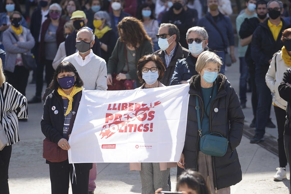 Manifestació a Girona per la llibertat d'expressió, el futur dels joves i l'autodeterminació