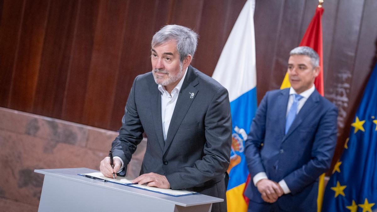 El presidente de Canarias, Fernando Clavijo, y el consejero de Agricultura, Narvay Quintero.