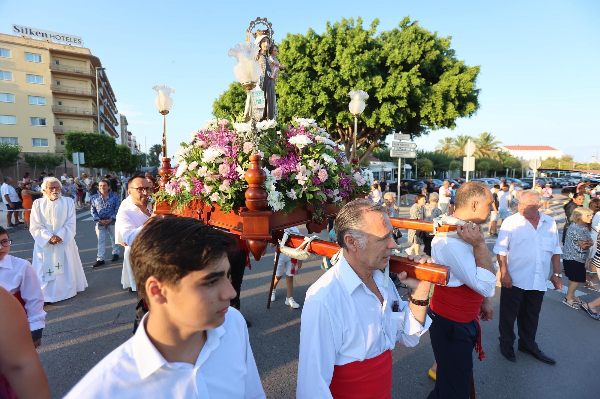 La gent de la mar de Castelló, Vinaròs i Burriana s'encomana a la Verge del Carme