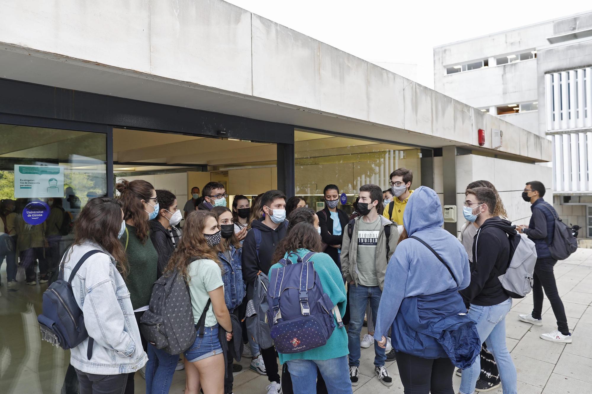 Nova protesta contra l'obligatorietat de la tercera llengua a la UdG