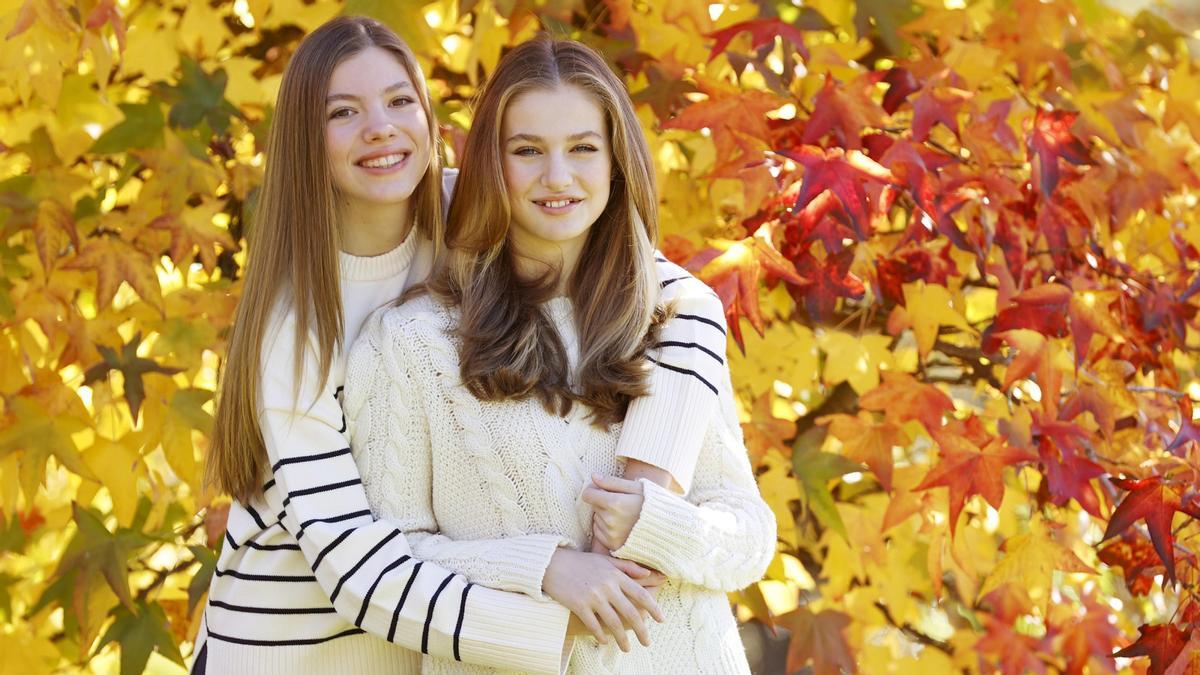 La princesa Leonor y la infanta Sofía, protagonistas de la felicitación navideña de la Familia Real