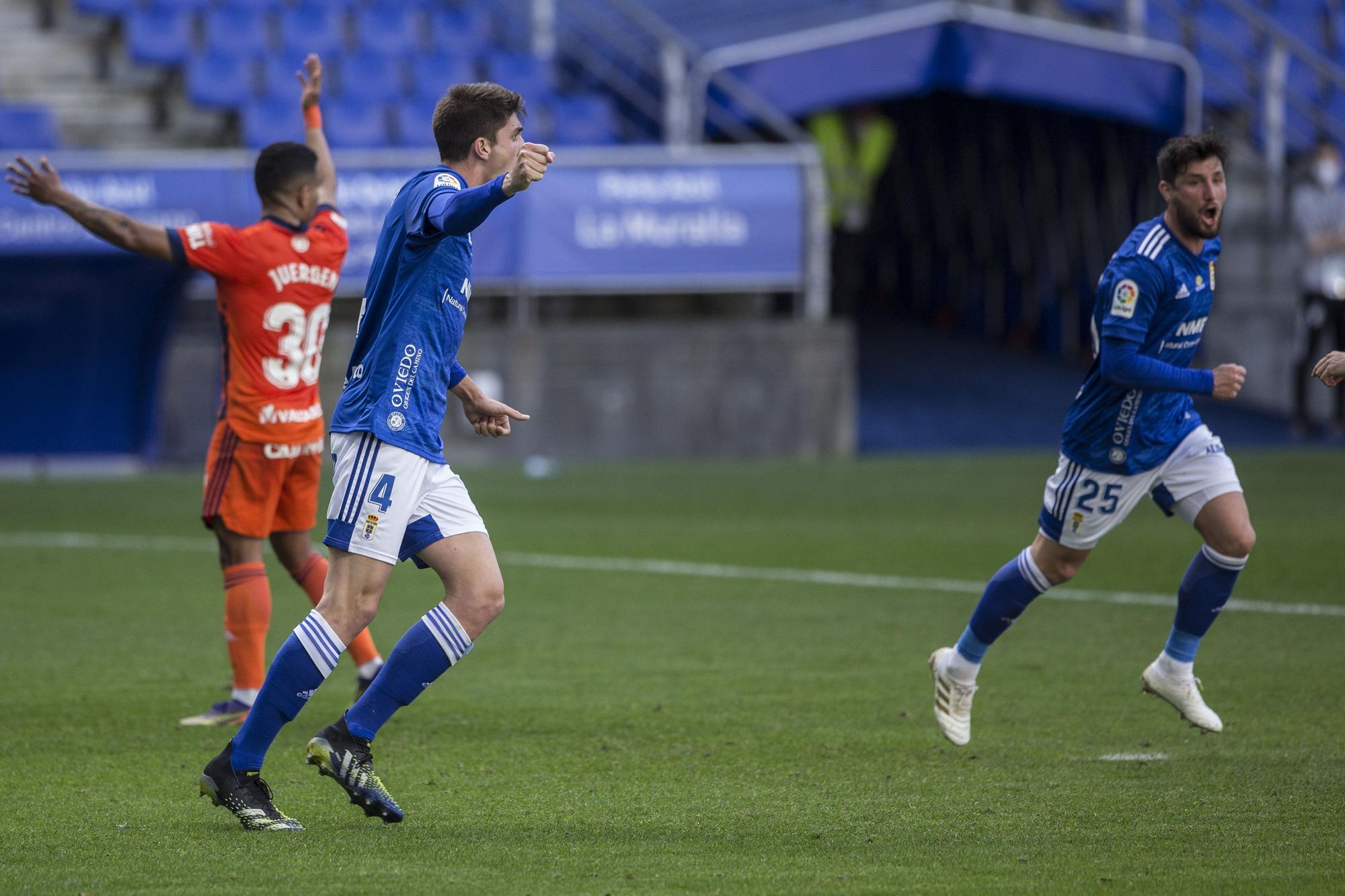 El partido entre el Real Oviedo y la Ponferradina, en imágenes