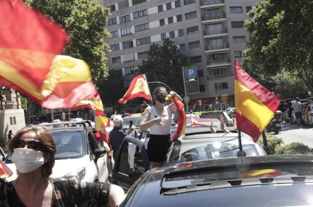 La protesta en coche de Vox colapsa el centro de Palma