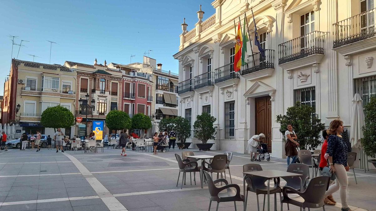 Cabra ha sufrido continuos cortes de luz durante la mañana de este martes.