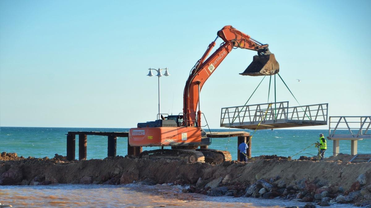 La constructora empezó las obras de la pasarela a principios de enero después de que la Plataforma de Contratación oficializara la adjudicación el pasado 21 de diciembre.