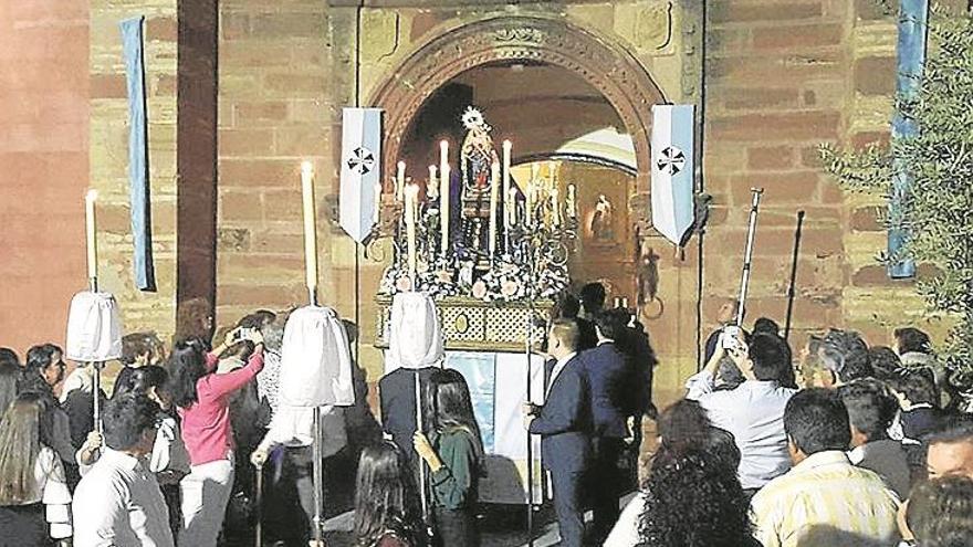 Procesión extraordinaria en el 500 aniversario del Patronazgo del Rosario