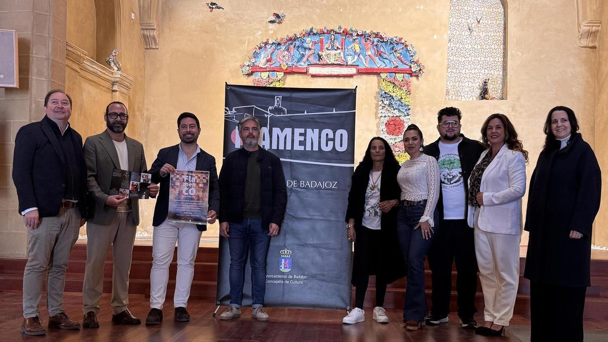 José Gómez 'Fefo de Badajoz', Miriam Cantero junto a La Kaíta, Jesús Ortega, Esther Merino y Miguel de Tena, en el nuevo ciclo de Flamenco en la plaza Alta