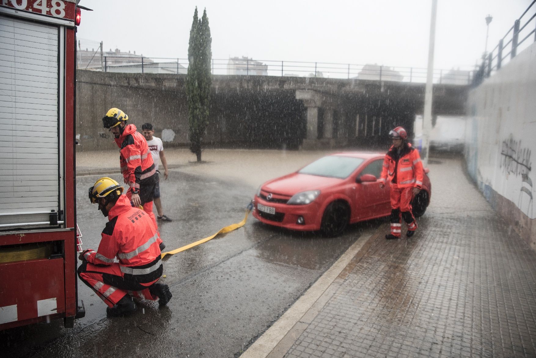 La pluja inunda carrers i deixa 53 litres per metre quadrat en una hora Manresa