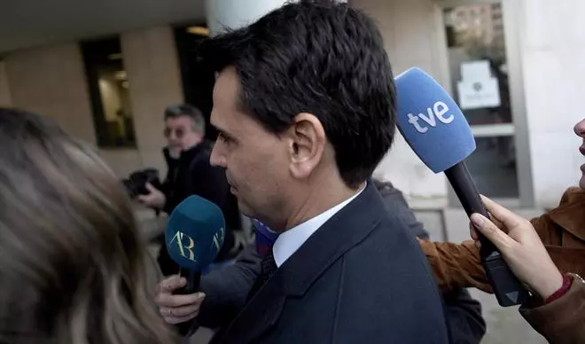 Alberto Gónzalez Amador, novio de Isabel Díaz Ayuso a la llegada a los juzgados de Plaza de Castilla.