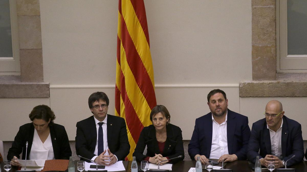 Ada Colau, Carles Puigdemont, Carme Forcadell, Oriol Junqueras, Raul Romeva