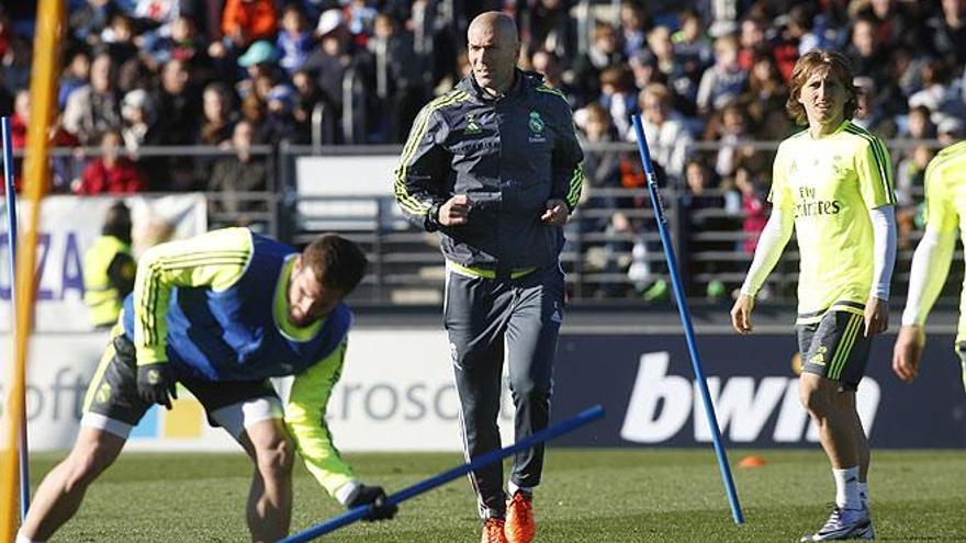 Zidane: &quot;No hay que compararme con Guardiola&quot;