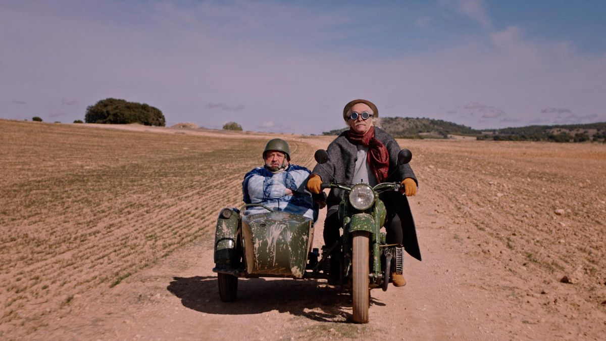 El Brujo y Antón Valén en una escena del filme.