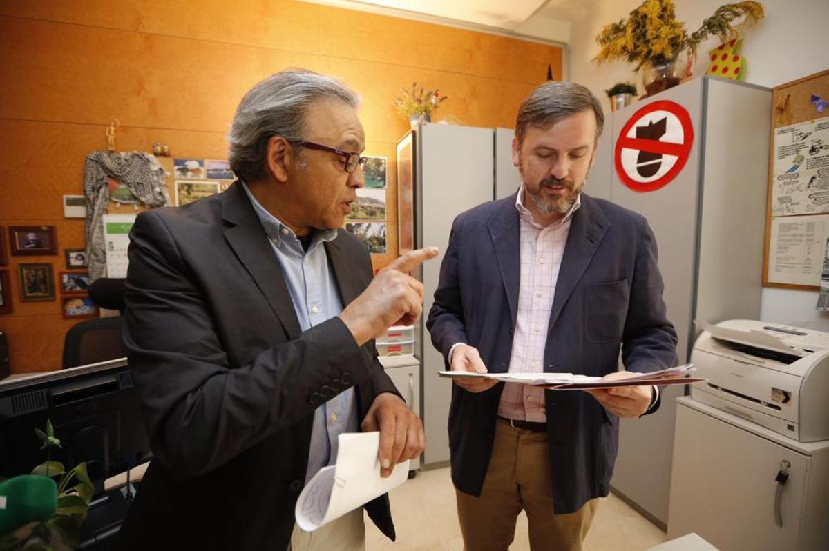 Los representantes de Hazte Oír, en València.