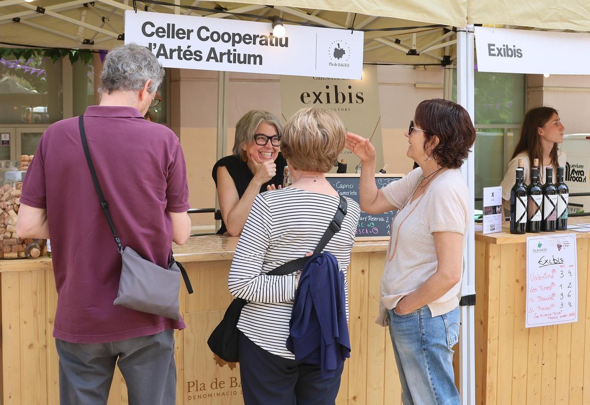 Les imatges de la mostra de vins de la ViBa al Pati del Casino de Manresa