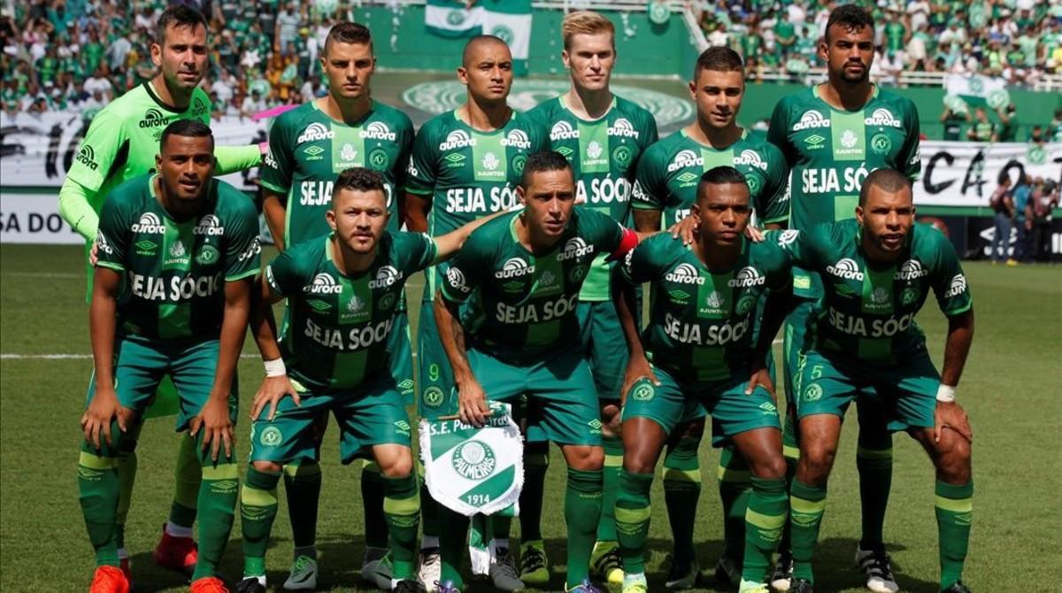 ecarrasco36982970 football soccer   chapecoense v palmeiras   charity match   170121220407