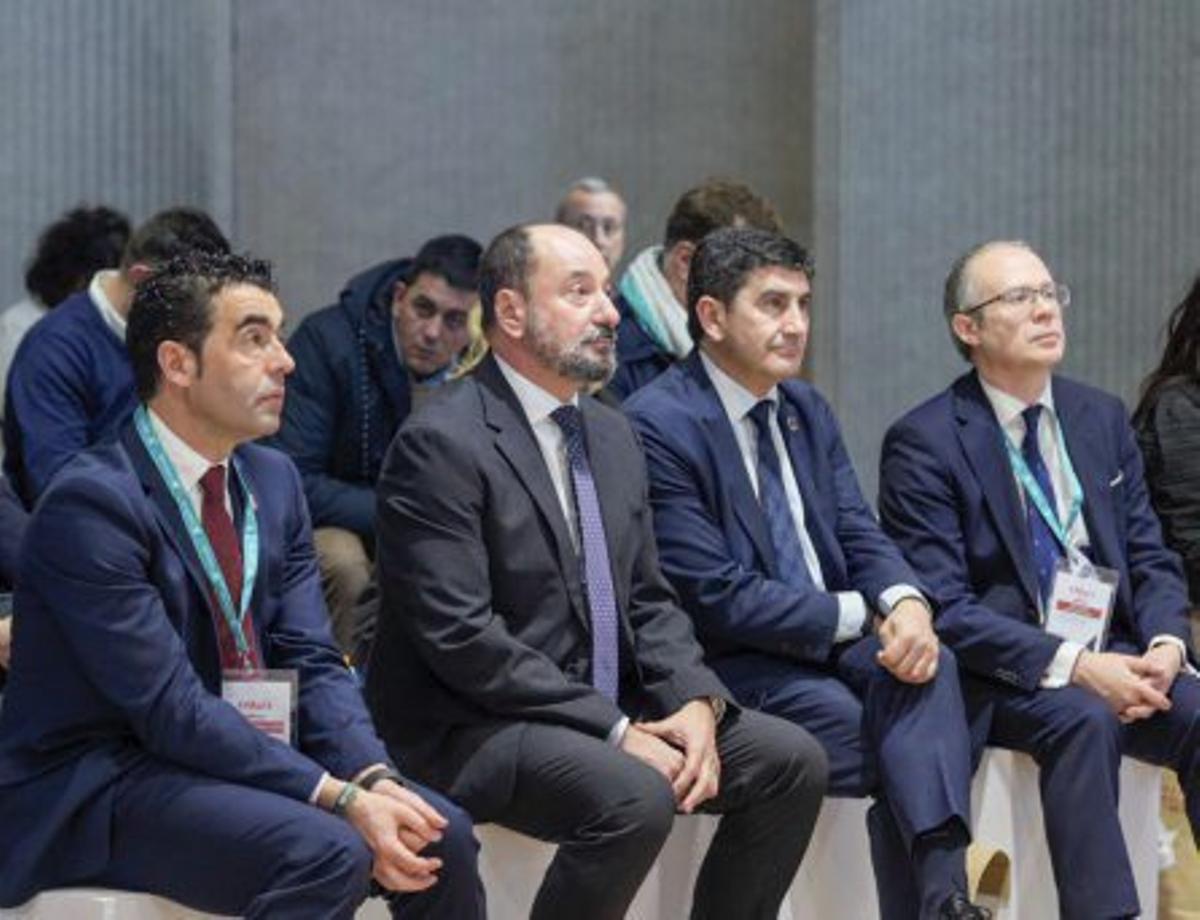 Algunos de los representantes de las dos comarcas en Fitur.  | FDV