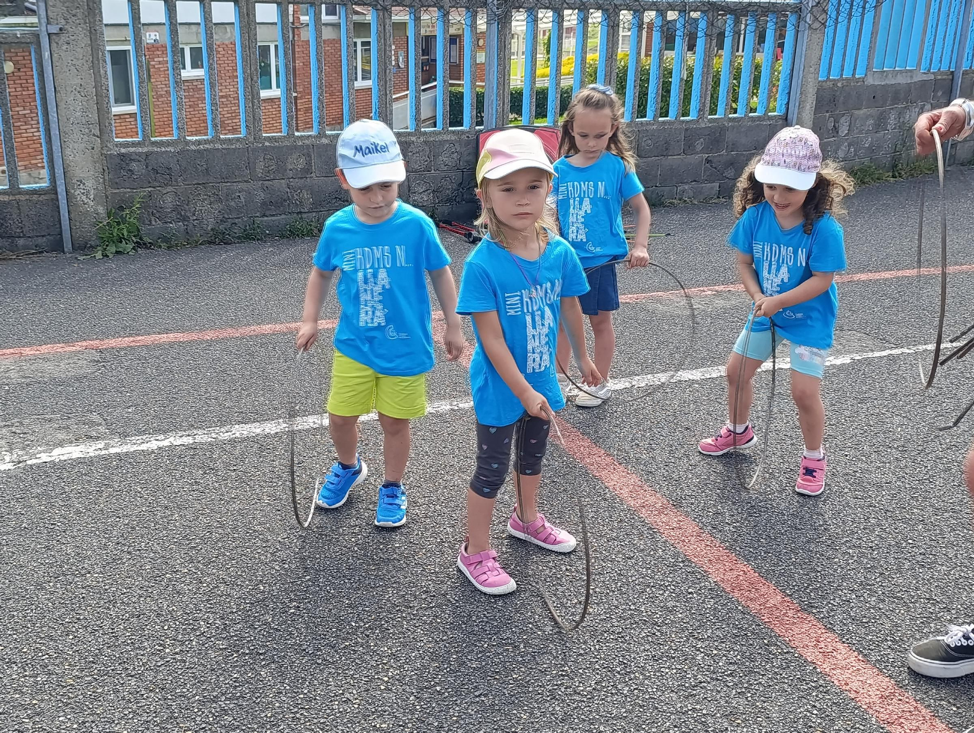 Llanera concilia en verano con MiniKDMS