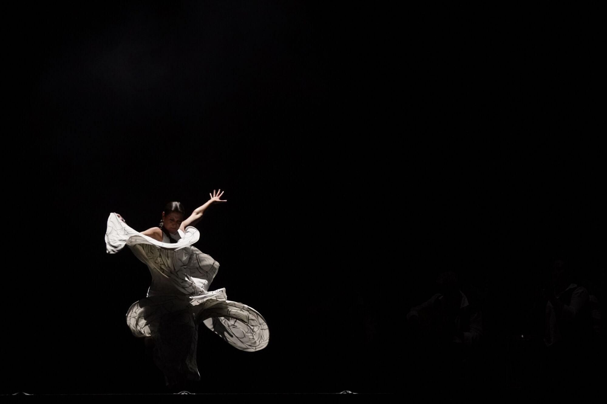 La bailaora gaditana, Sara Baras, durante su espectáculo “Sara Baras, a Paco de Lucía”, Vuela