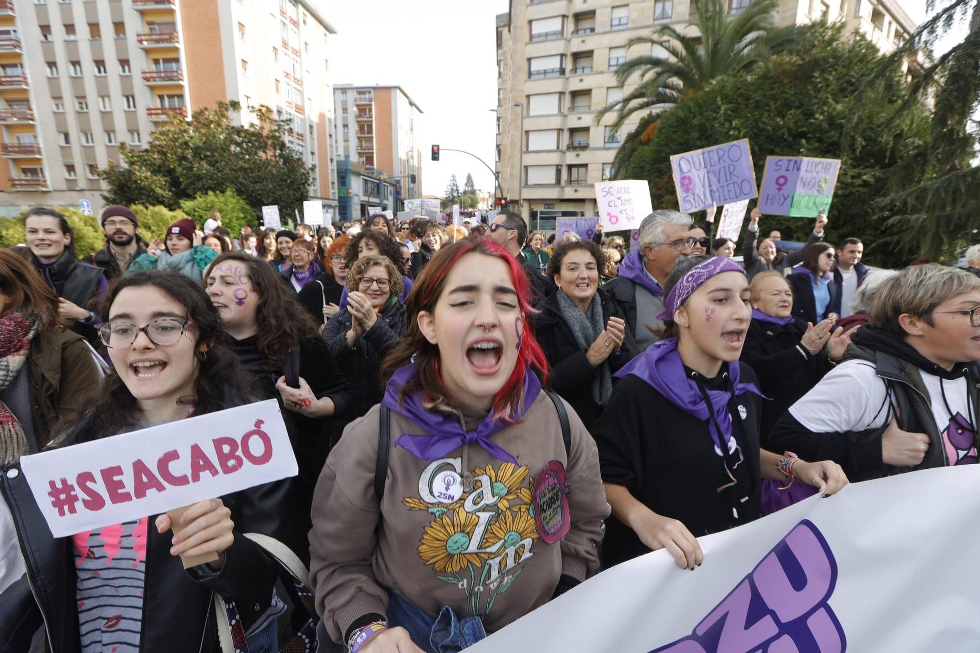 Así fue la manifestación del 25N en Pola de Siero