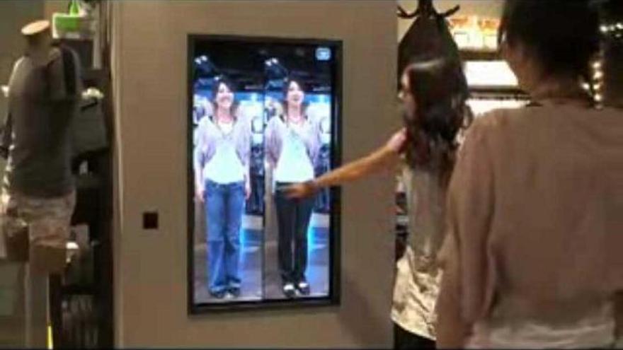 Espejos interactivos para elevar las ventas - La Opinión de A Coruña