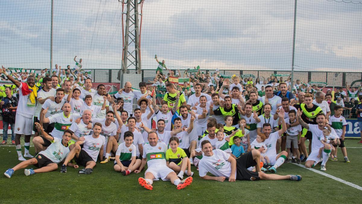 El equipo que en 2018 celebró el ascenso del Elche a Segunda