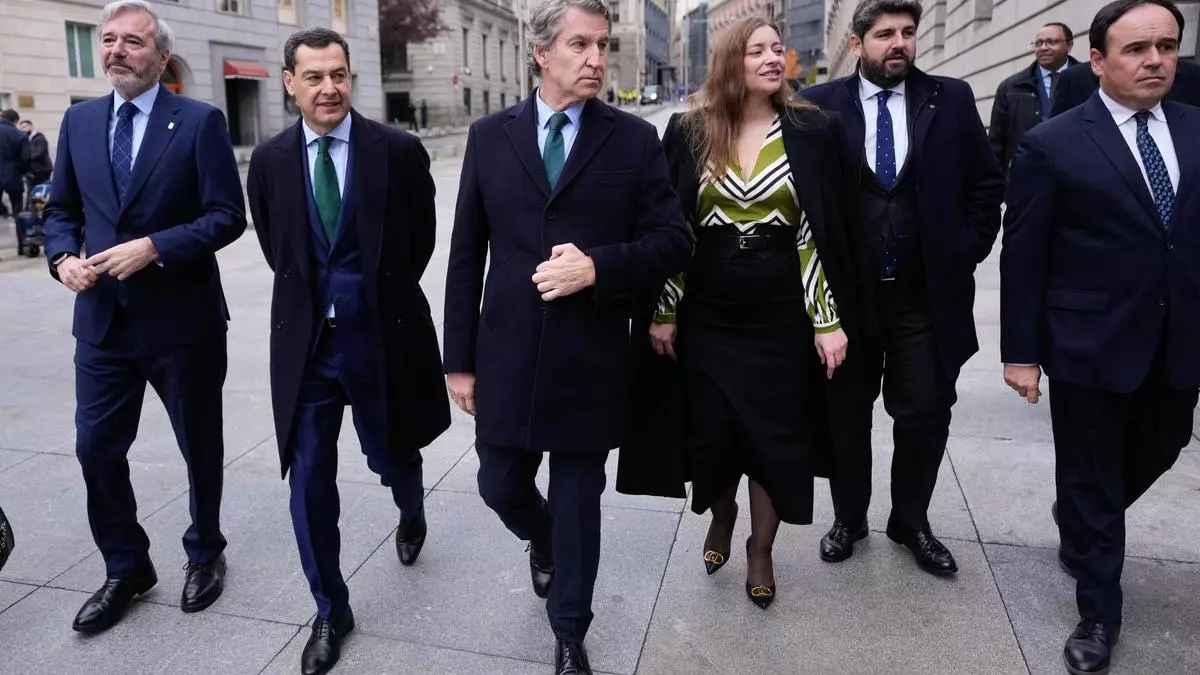 Feijóo acusa a Sánchez de presidir el Gobierno que más ha atacado a la Constitución