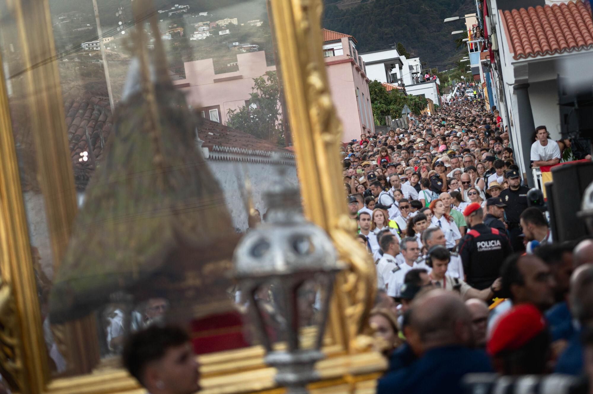 Bajada de La Virgen de Las Nieves en La Palma