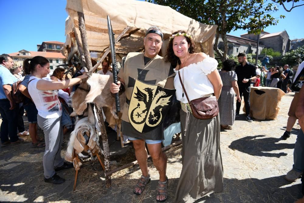 Miles de asistentes consolidan la Feira Franca como una de las fiestas históricas más destacadas de Galicia