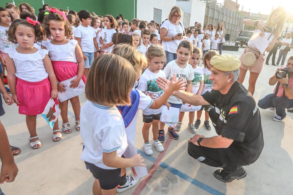 Orihuela despide a la UME entre vítores y aplausos