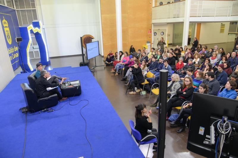 Jack Halberstam, profesor de la Universidad del Sur de California, profesor visitante en la Universidad de Columbia y una de las voces más reconocidas internacionalmente en teoría queer y estudios de género ofrece en el Cabildo de Gran Canaria la charla ?Trans*, más allá de los derechos y el reconocimiento?.  | 17/01/2019 | Fotógrafo: Tony Hernández