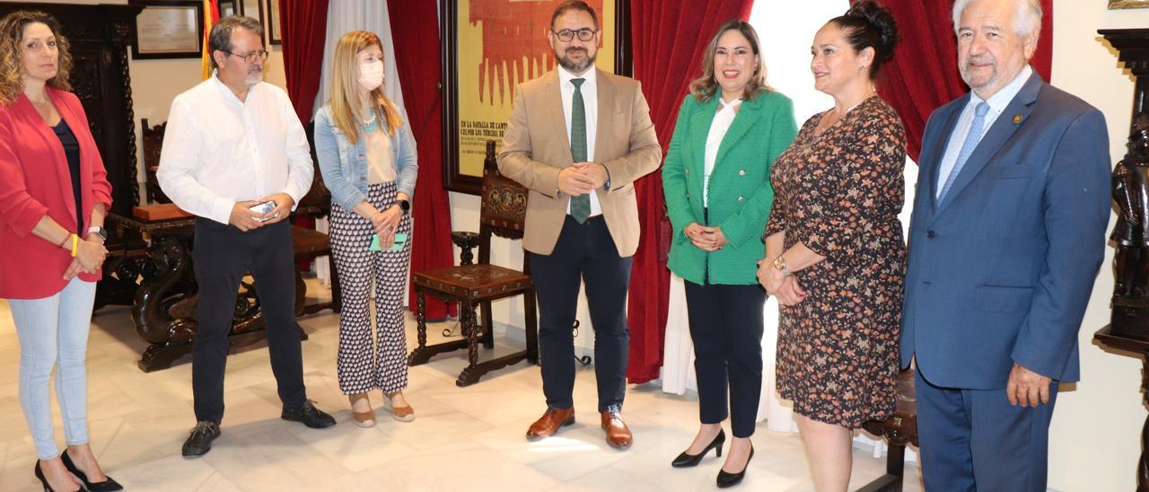 María de las Huertas García, Antonio Navarro, Rosa María Medina, Diego José Mateos, Aisha Andrea Moncayo, Antonia Pérez y Juan Bastida.