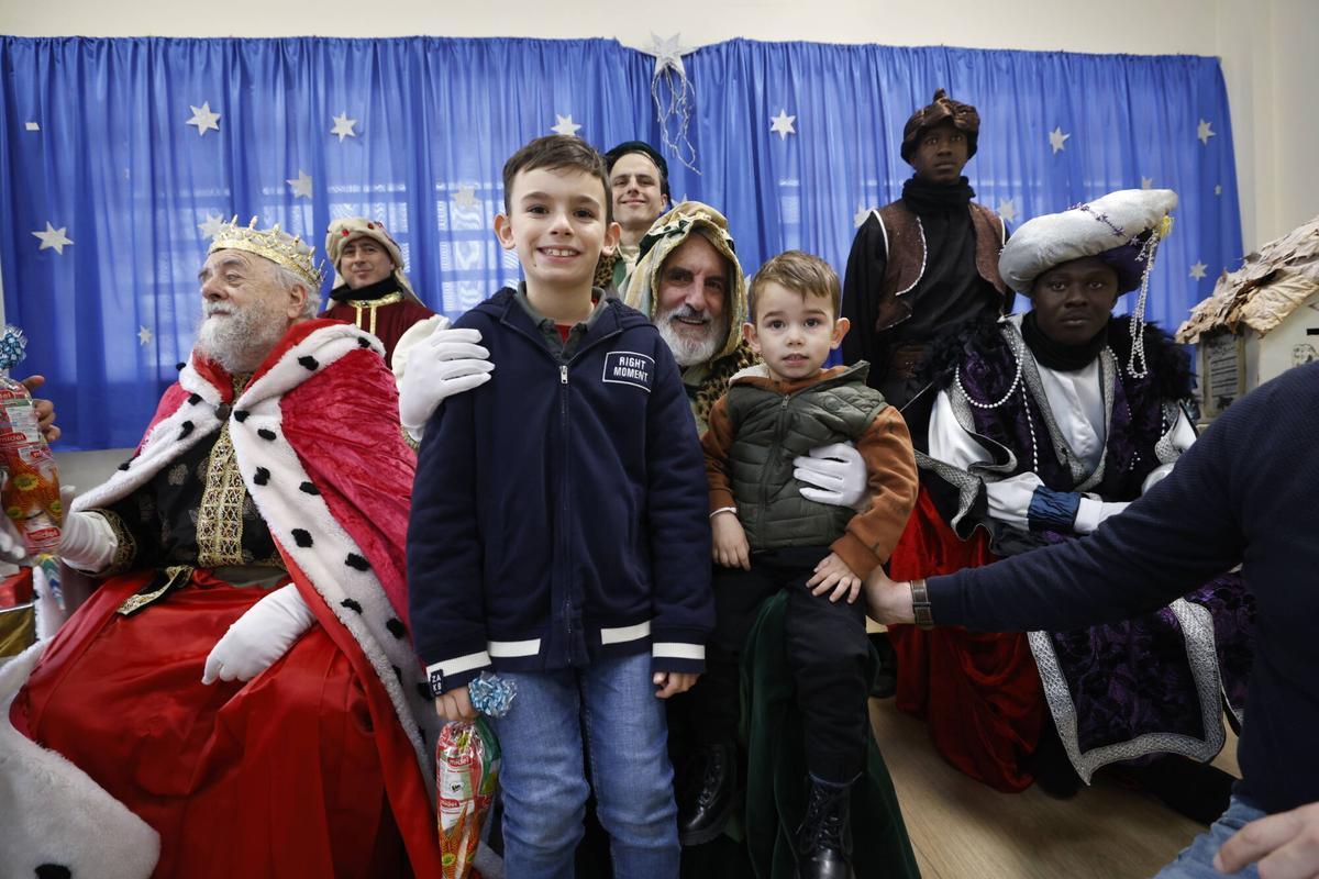 12:30 · Centro Social de Colloto — Recepción de Reyes