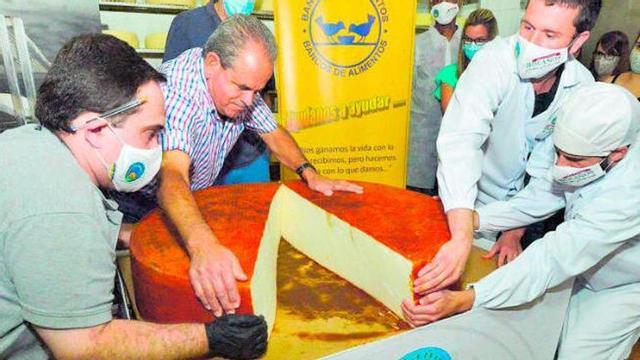 Un queso de 120 kilos para el 'Banco'