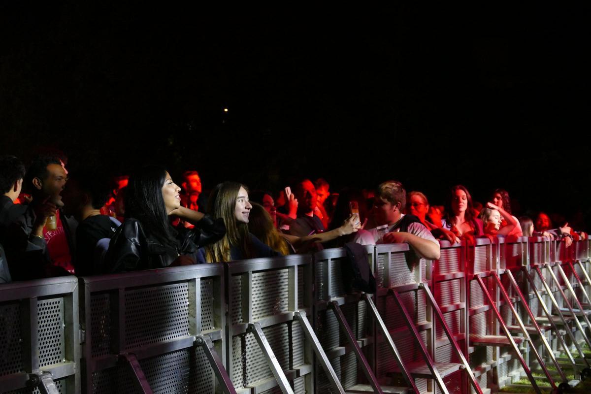 Flaix FM i Lia Jensen omplen la primera nit de Barraques al Rampell