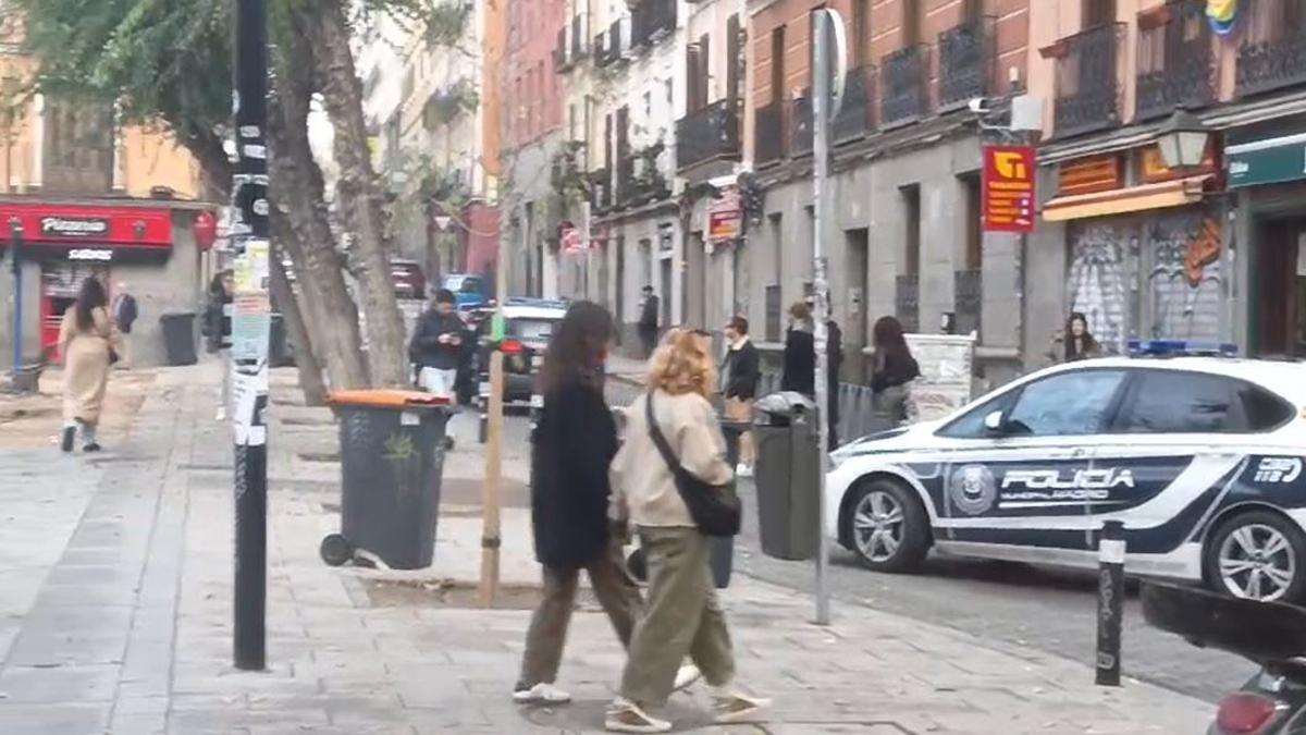La Policía Municipal de Madrid practicando detenciones en la Plaza del 2 de mayo