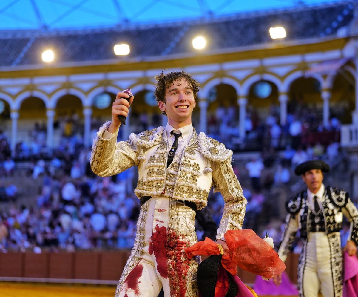 Israel Guirao corta una oreja en la final de las novilladas de la Maestranza