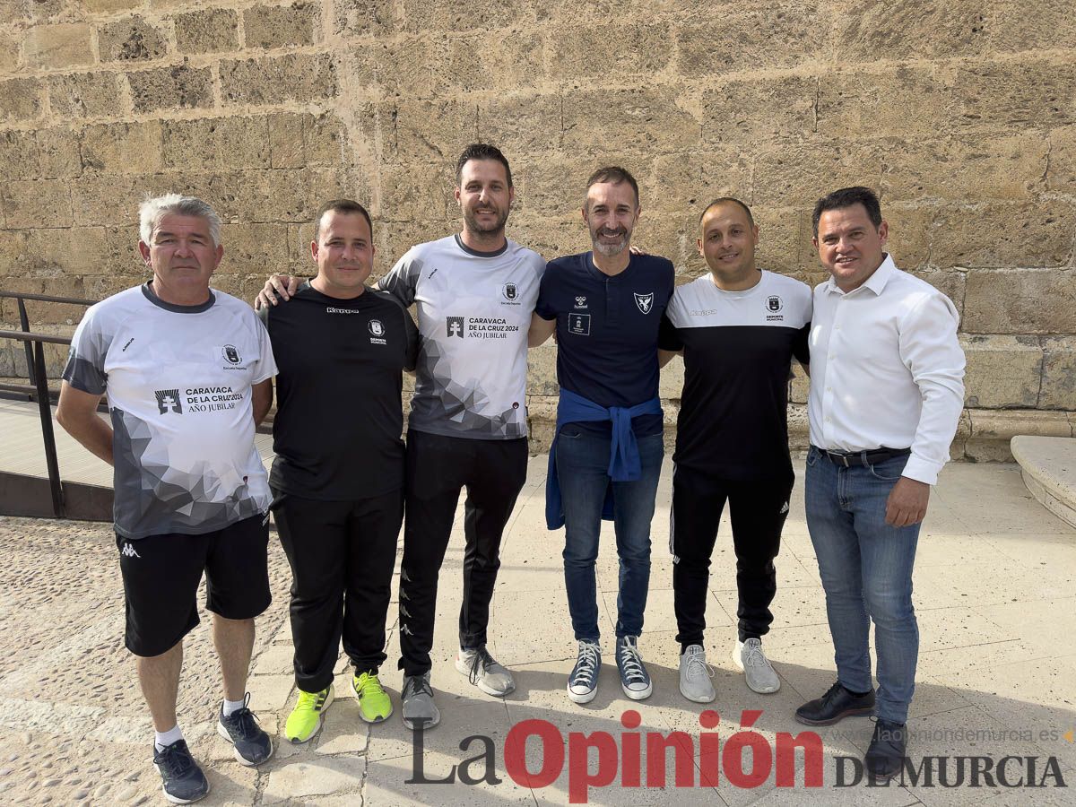 El UCAM de baloncesto peregrina a Caravaca de la Cruz en su Año Jubilar