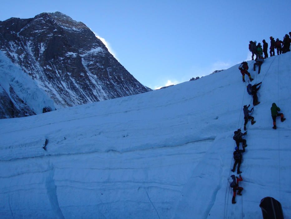 Un notario de Alaquàs culmina el Everest